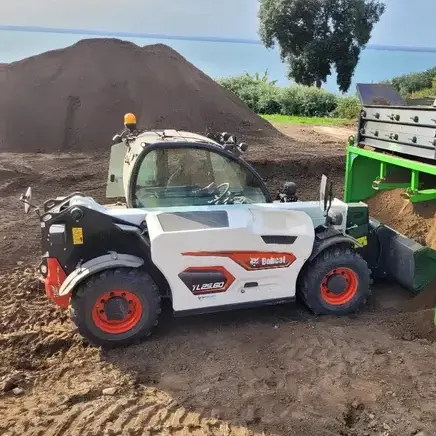 location bobcat à Bretagne - image 2